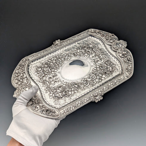 中期ビクトリアン 英国アンティーク シルバープレート製 レリーフ彫刻 角形ドレッシングテーブルトレイ