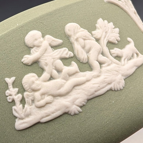 英国ヴィンテージ ウェッジウッド ジャスパーウェア製 豆型ボックス 小物入れ グリーン