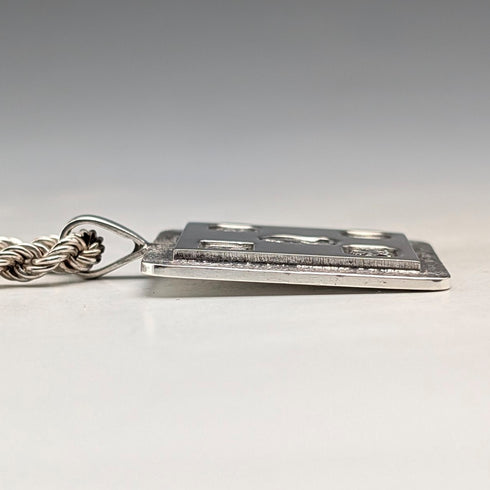 1977年英國純銀禧年錠吊墜,32克,配純銀扭紋項鍊RJ