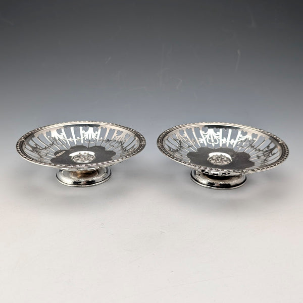 1910 British antique sterling silver small pedestal dish pair, total weight 104g Mappin & Webb
