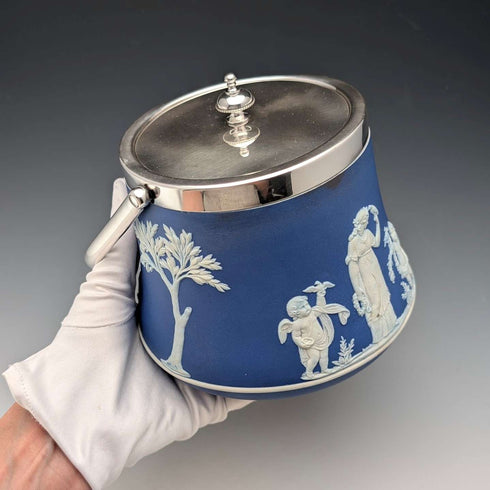 古董英國韋奇伍德餅乾桶 Jasperware 皇家藍色