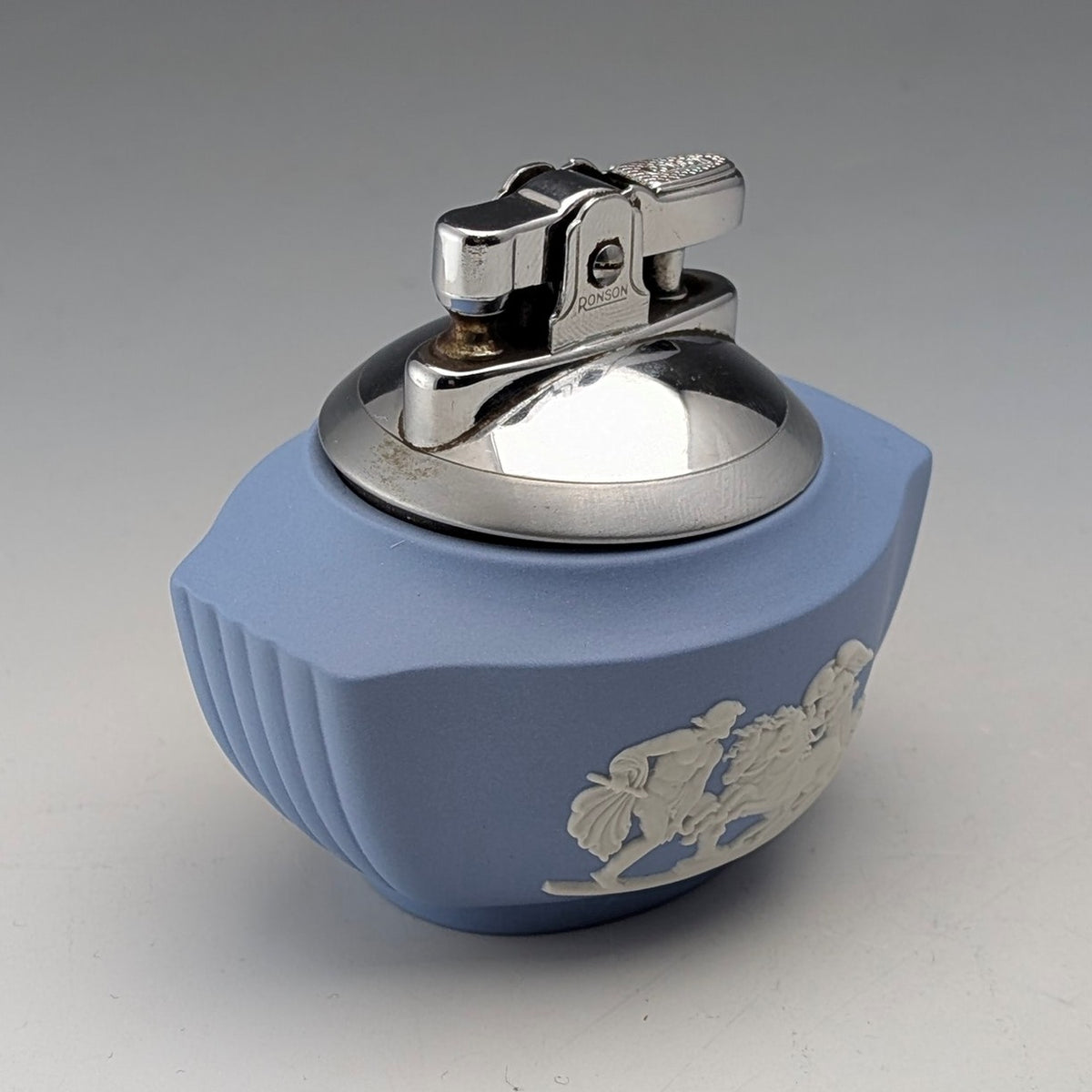 英国ヴィンテージ ウェッジウッド ジャスパーウェア製 RONSONオイル