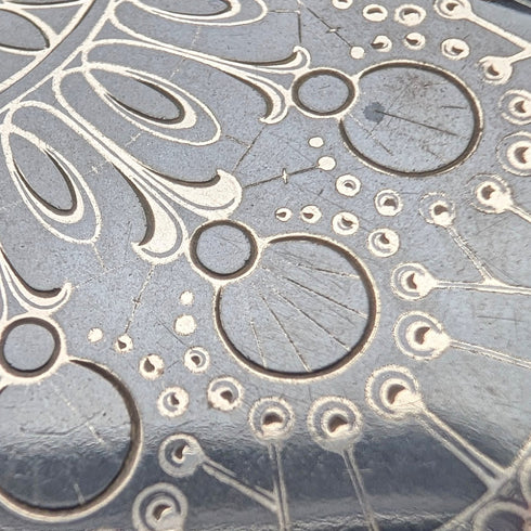 アンティーク スイス製 無銘 懐中時計 銀側ニエロ装飾 薄型ハンターケース 動作良好