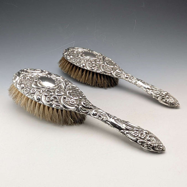 1910年 英国アンティーク 純銀装飾ハンドル ヘアブラシペア J&R Griffin