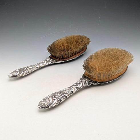 1910年 英国アンティーク 純銀装飾ハンドル ヘアブラシペア J&R Griffin