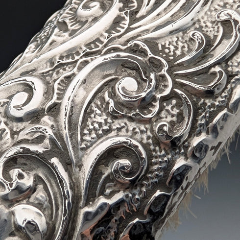 1908年 英国アンティーク 純銀装飾ハンドル 洋服ブラシペア J&R Griffin