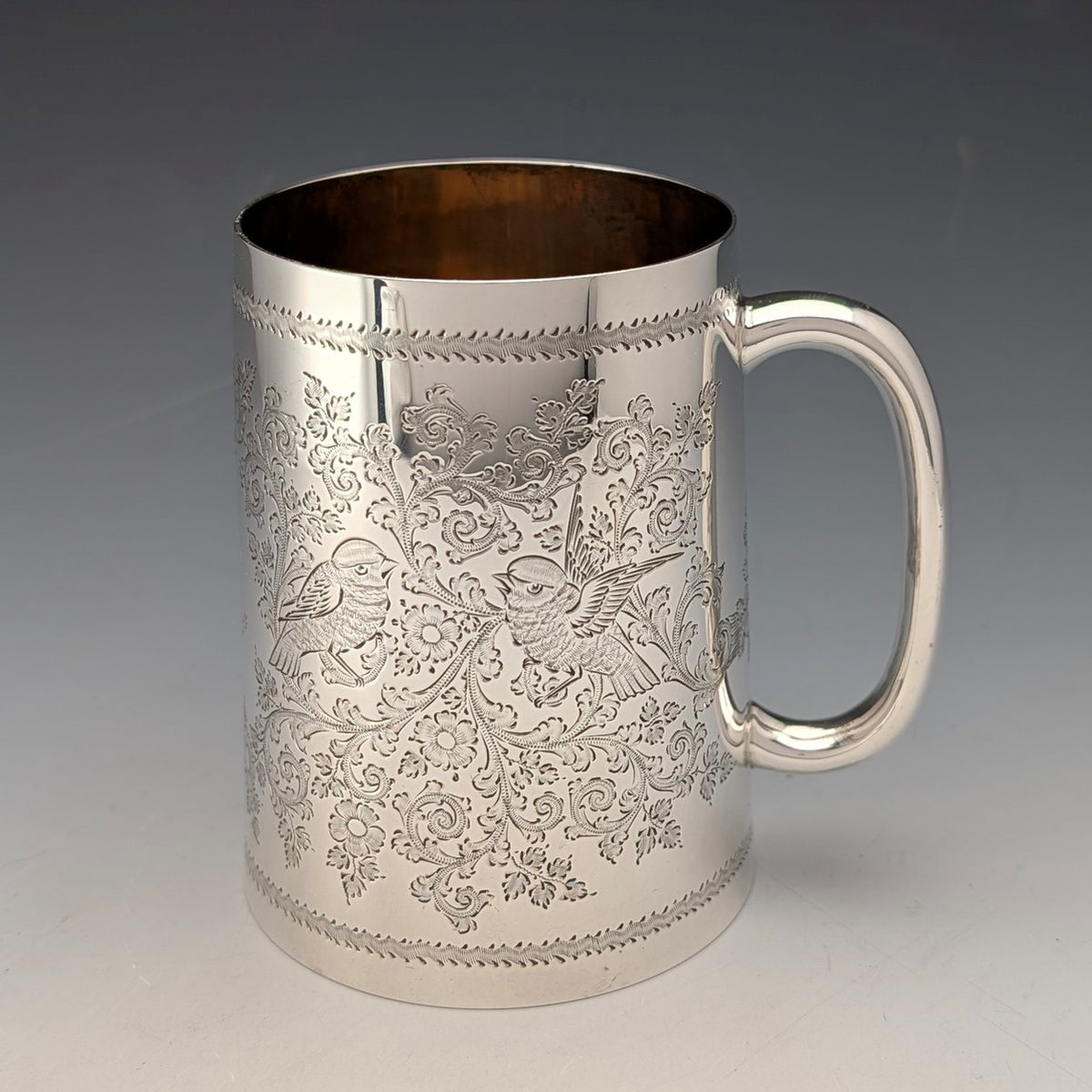 1906年 英国アンティーク 純銀製 花鳥装飾 マグカップ 187g e Edward&Sons 1906年 英国アンティーク 純銀製 花鳥装飾 マグカップ 187g