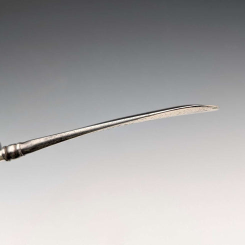 1905 British antique pure silver handled shoehorn by Henry Matthews