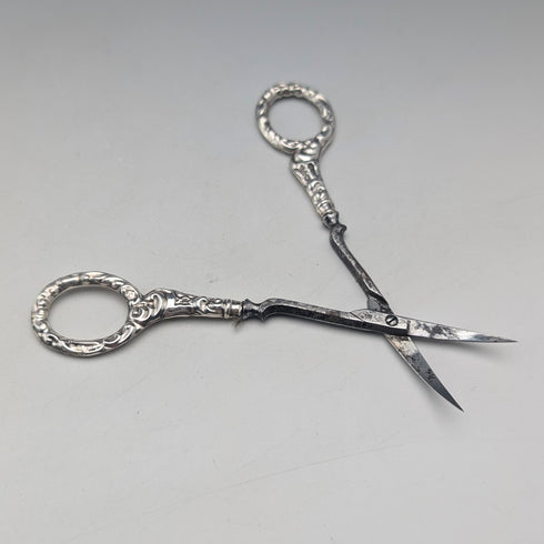 1910 British antique sterling silver handle grooming set of 5, J&R Griffin, with case