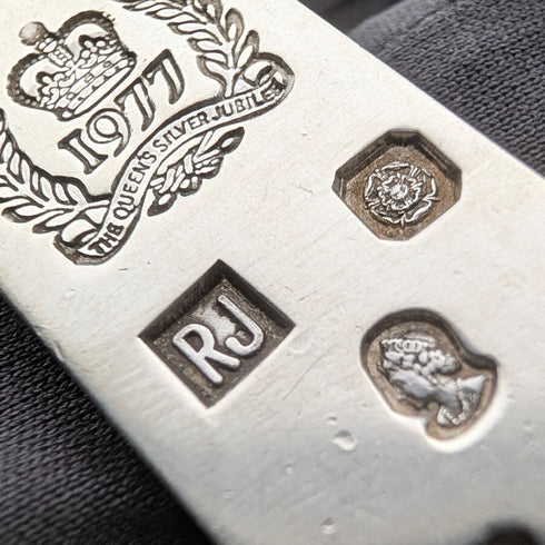 1977年英國純銀禧年錠吊墜,20.1克,配純銀項鍊,RJ