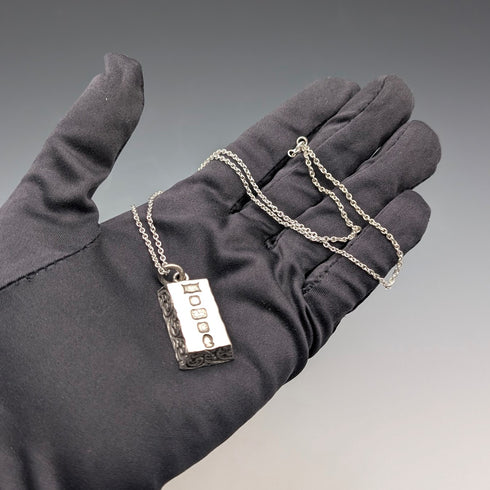 1977 年英國純銀禧年錠吊墜,32 克,配純銀項鍊,AJCo