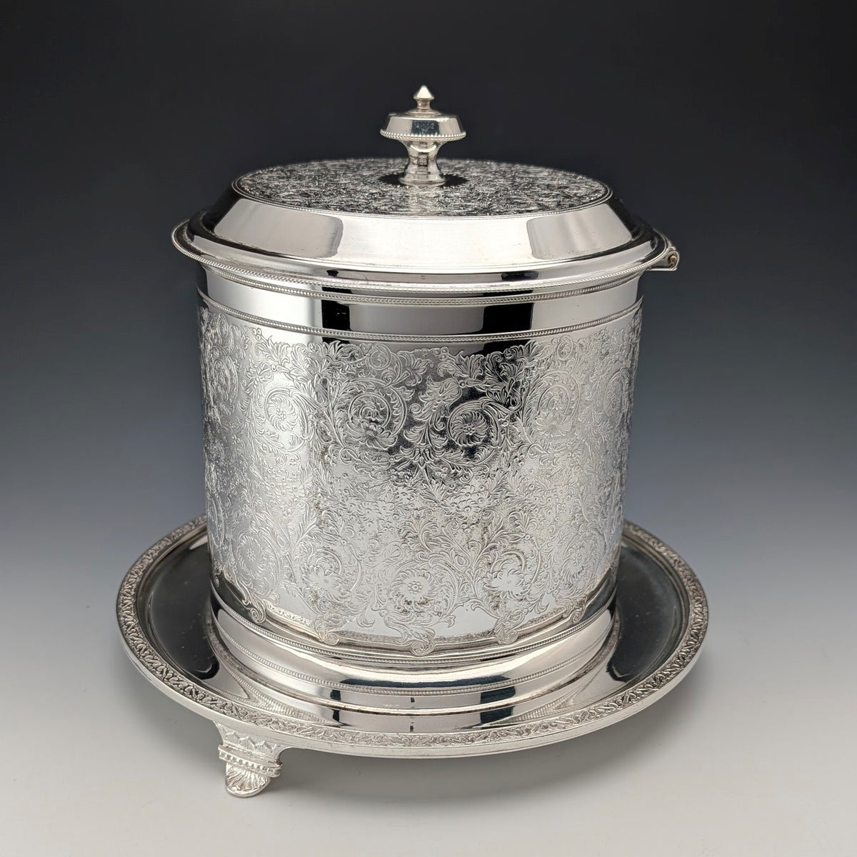 英国アンティーク シルバープレート製 花装飾 ビスケットバレル