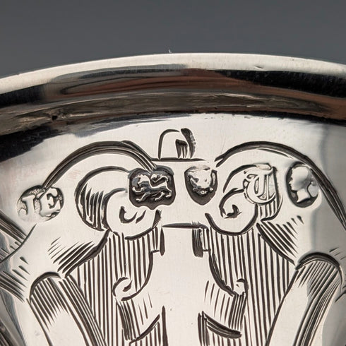 1854年 英国アンティーク 純銀製 マグカップ フローラル装飾 163g John Evans II