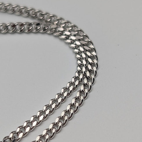 1972年英國復古純銀圓形小盒子吊飾搭配純銀項鍊,共11.5克,精美珠寶