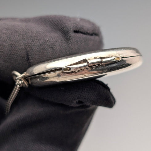 Vintage sterling silver oval locket pendant with sterling silver necklace, 7.6g total