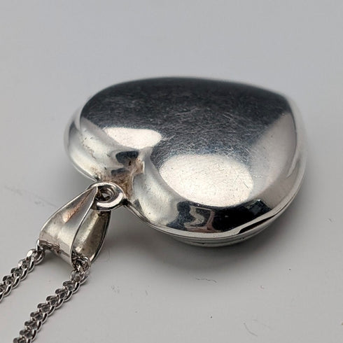 復古純銀心型小盒吊墜,搭配純銀項鍊,總重 7.3 克