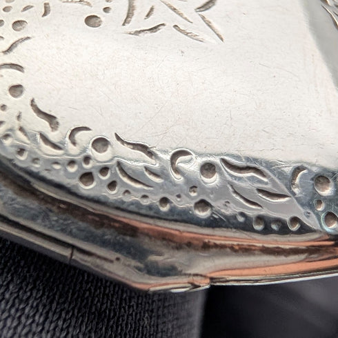 復古純銀心型小盒吊墜,搭配純銀項鍊,總重 7.3 克