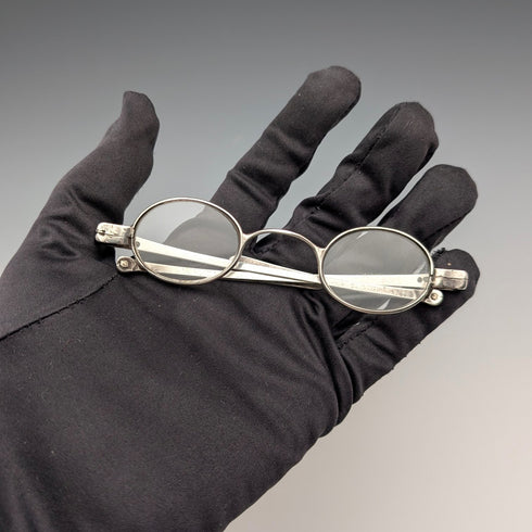 19世紀初頭 ジョージアン 英国アンティーク 純銀製 小型メガネ Mary Ann Holmes