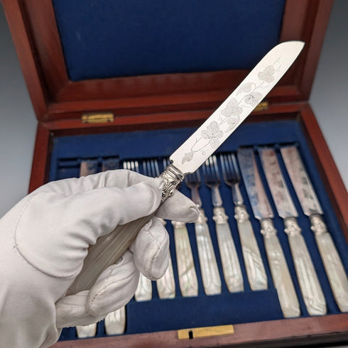 1870年頃 英国アンティーク 白蝶貝ハンドル デザートカトラリー6ペア 木箱入り