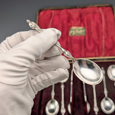 1899 British antique sterling silver apostle teaspoon set of 6 and sugar tongs, 106g total, case included, Harrison Brothers&Howson