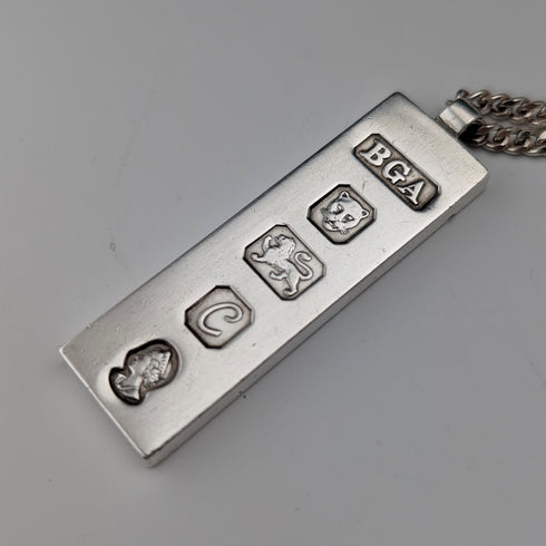 1977年英國純銀禧年錠吊墜,28.1克,搭配純銀項鍊,BGA