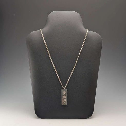 1977 British pure silver jubilee ingot pendant, 28.1g, with pure silver necklace, BGA