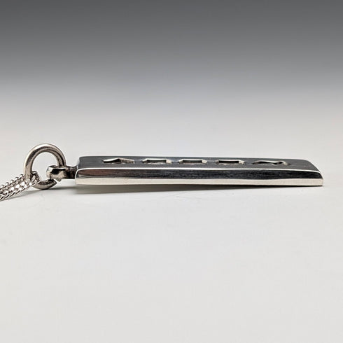 1977 年英國不列顛尼亞銀禧紀念錠吊墜共 19.2 克,搭配純銀項鍊 RC