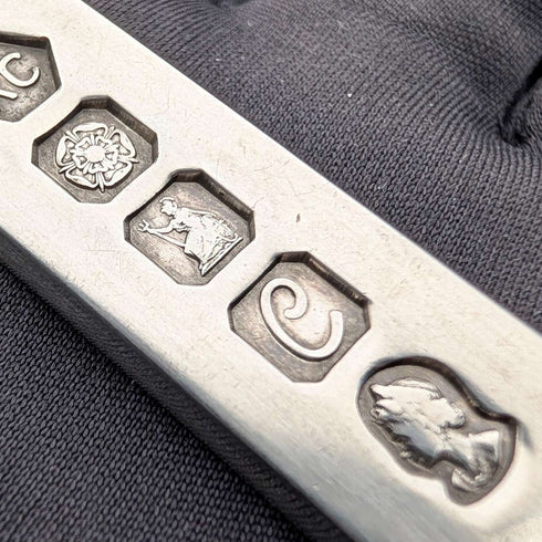1977 British Britannia Silver Jubilee Ingot Pendant 19.2g in total with pure silver necklace RC