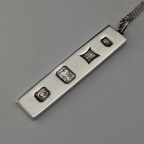 1977 British pure silver Jubilee ingot pendant, 11.8g, with pure silver necklace, MJ