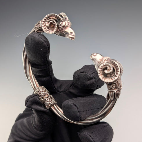 ヴィンテージ 純銀製 ラムズヘッド ヒンジバングル ブレスレット 42g