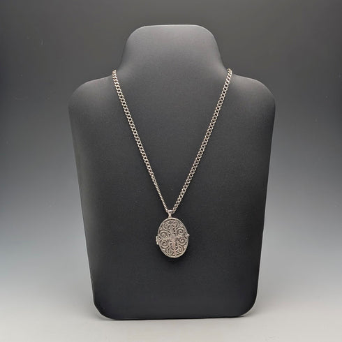 英國復古純銀橢圓形小盒吊飾搭配純銀項鍊,總重 38 克,CHC