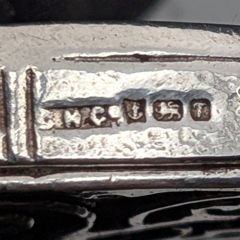 Colgante guardapelo ovalado de plata de ley vintage británica con cadena de plata de ley, 38g en total, CHC