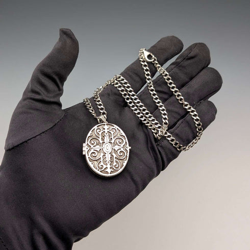 Colgante guardapelo ovalado de plata de ley vintage británica con cadena de plata de ley, 38g en total, CHC