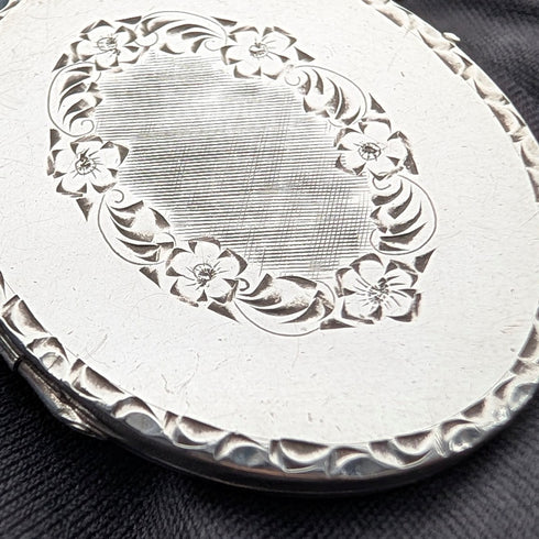 英國復古純銀橢圓形小盒吊飾搭配純銀項鍊,總重 19 克,DJ