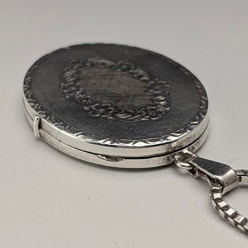 英國復古純銀橢圓形小盒吊飾搭配純銀項鍊,總重 19 克,DJ