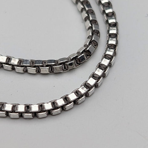 英國復古純銀橢圓形小盒吊飾搭配純銀項鍊,總重 19 克,DJ