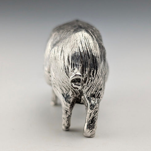 1999年英國復古純銀迷你豬雕像,66克,約翰·西爾萬特和瑪格麗特·瓊斯