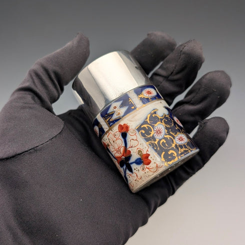 1893年 英国アンティーク 純銀蓋 伊万里柄セラミックボトルジャー Saunders&Shepherd