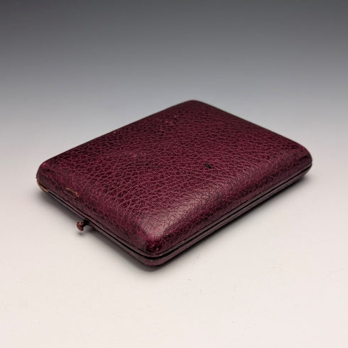 Girard-Perregaux pocket watch, circa 1930, 18K gold, hunter case, good working condition, with leather box.