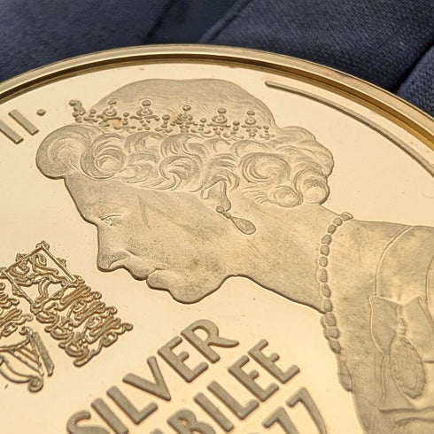 1977年 英国エリザベス2世女王 シルバージュビリー 純銀&金メッキメダル Birmingham&Mint ケーツ付