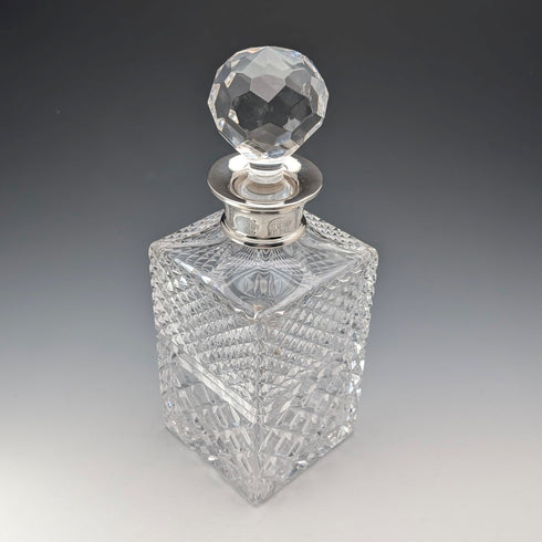 1983年 英国ヴィンテージ カットガラス 角型デキャンタ 純銀装飾 Garrard&Co