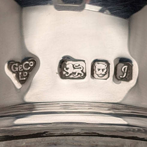 1983年 英国ヴィンテージ カットガラス 角型デキャンタ 純銀装飾 Garrard&Co