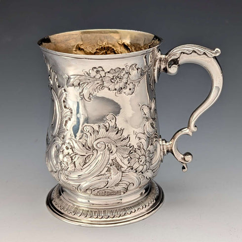 1765年 英国ジョージアン フローラル装飾 純銀製マグカップ 201g Walter Brind