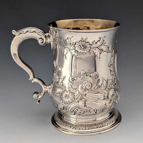 1765年 英国ジョージアン フローラル装飾 純銀製マグカップ 201g Walter Brind