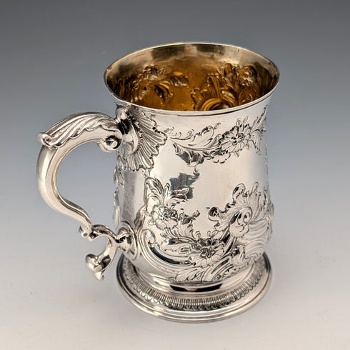 1765年 英国ジョージアン フローラル装飾 純銀製マグカップ 201g Walter Brind