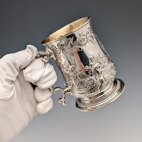 1765年 英国ジョージアン フローラル装飾 純銀製マグカップ 201g Walter Brind