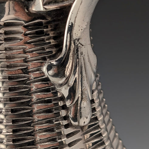 英国アンティーク シルバープレート製 ウォータージャグ 籐編みパターン装飾