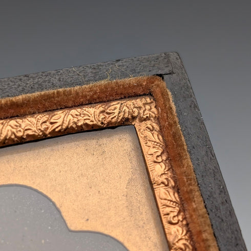 英国アンティーク レザー張りケース入り アンブロタイプ 男性写真