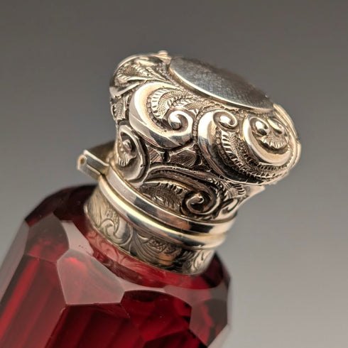 英国アンティーク 800シルバー蓋 ルビーレッドガラス ダブルエンド 携帯用香水瓶