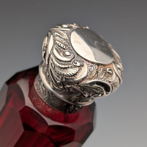 英国アンティーク 800シルバー蓋 ルビーレッドガラス ダブルエンド 携帯用香水瓶